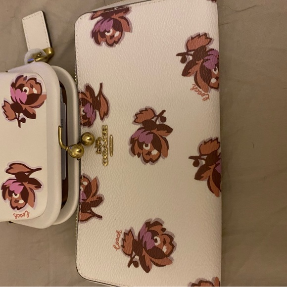 NWT! Coach 2 piece Accordian Wallet-kiss lock coin purse set- bag not included - Picture 7 of 8